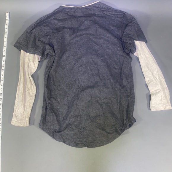 Men’s Top - Picture 3 of 3